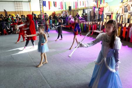 OTROŠKA MAŠKARADA 04 FOTO LJUBO VUKELIČ